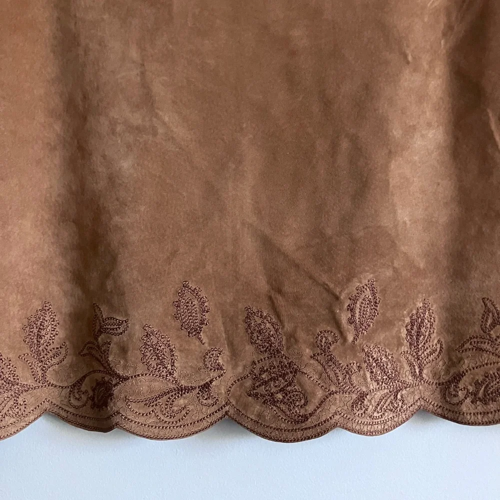 LORD & TAYLOR Vintage Tan Leather Scalloped Hem Embroidered Pencil Skirt Size 14 - Picture 4 of 12